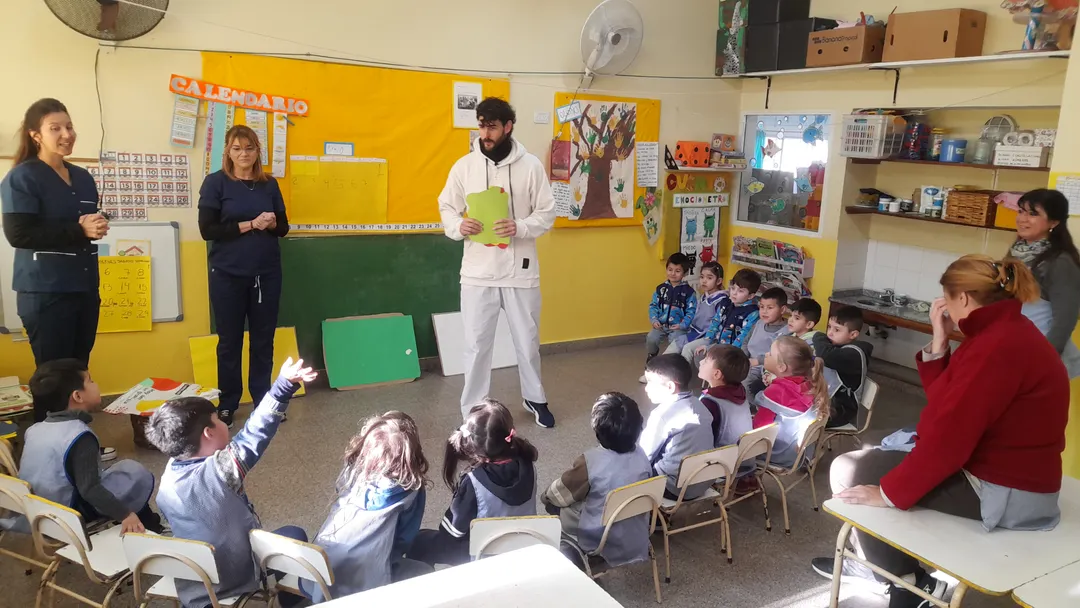 El programa educativo incluye talleres sobre huerta y alimentación.
