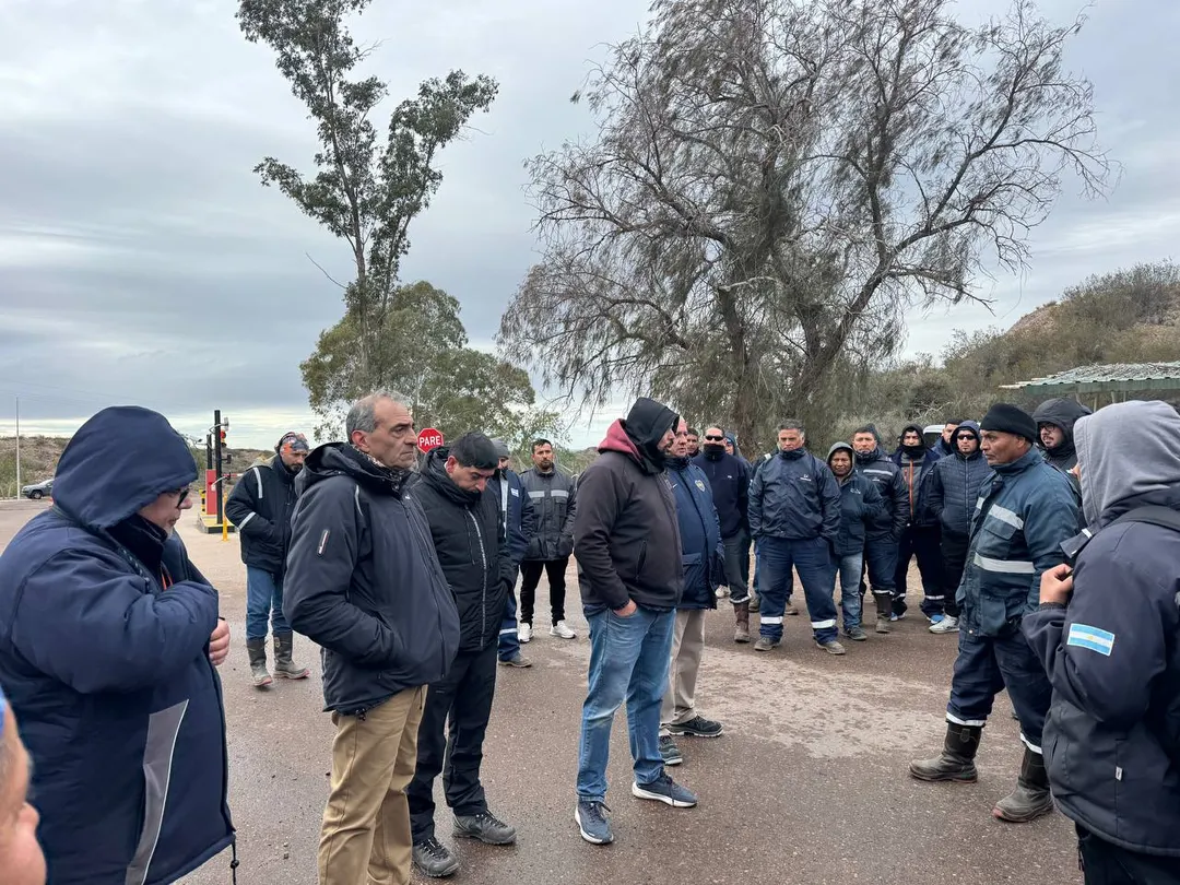 Los trabajadores de YPF llamaron a paro total para el martes.  