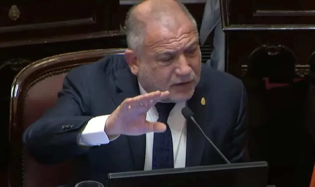 En distintas oportunidades, Luis Juez también fue objeto de cuestionamientos políticos y periodísticos