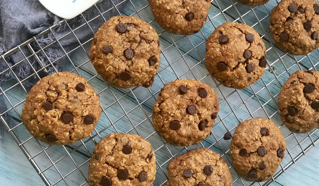 Receta fácil de cookies de avena con chips