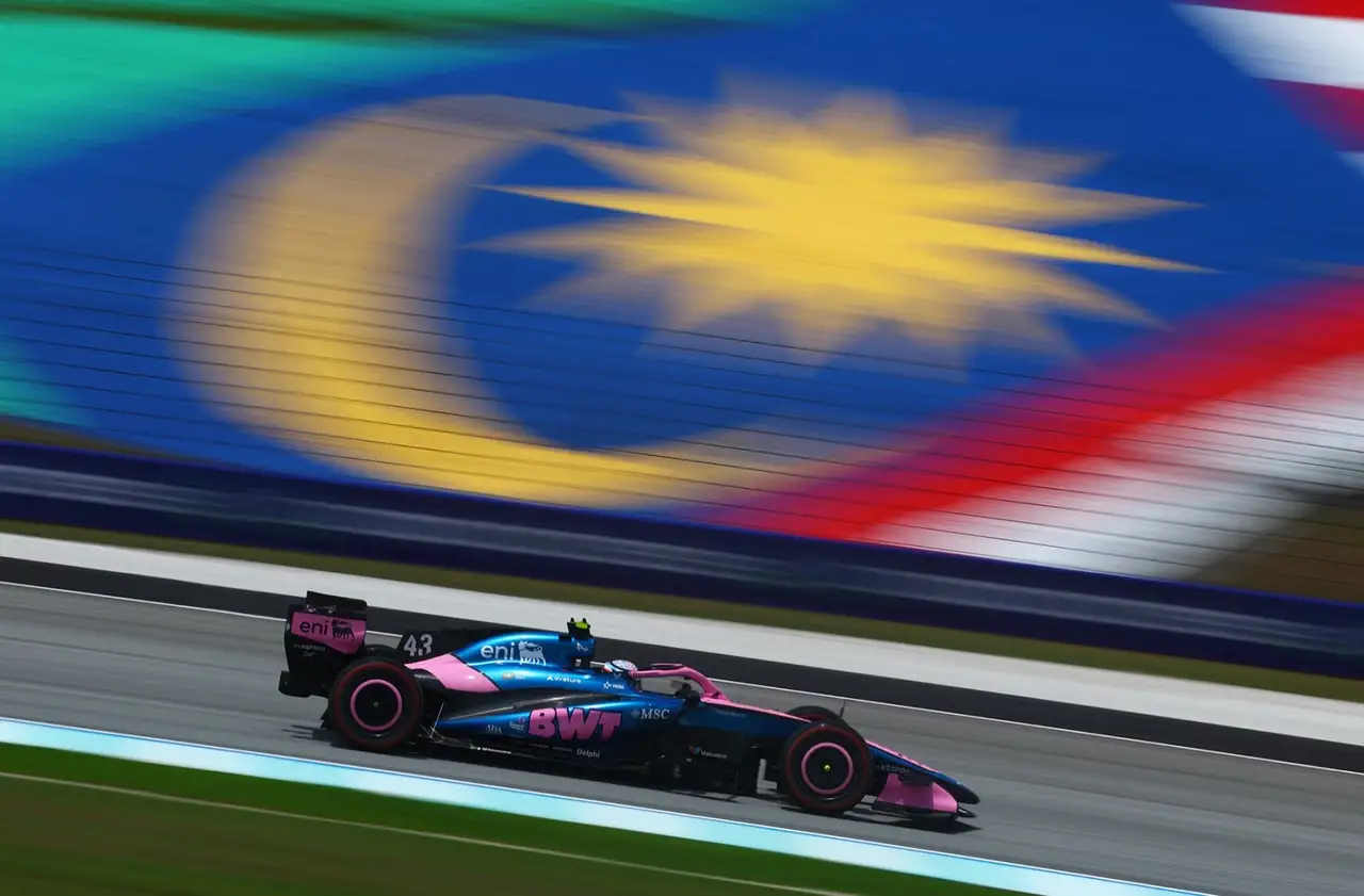 Franco Colapinto, durante la primera práctica libre del GP de Baréin en el circuito de Sepang.