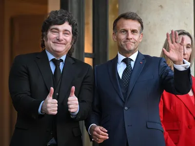 Javier Milei se reunió con el presidente francés Emmanuel Macron: su nuevo libro, inversiones y un cóctel