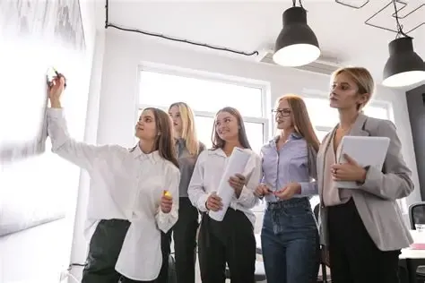 Mujeres Líderes en Salud (MLS) se consolida como una comunidad viva que reúne a más de 130 profesionales del país con el propósito de impulsar más mujeres en lugares estratégicos.