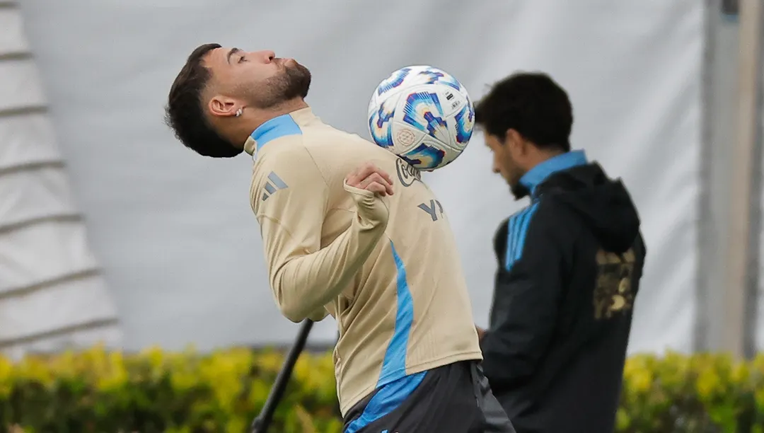 Nicolás Otamendi irá al banco de suplentes frente a Argelia.