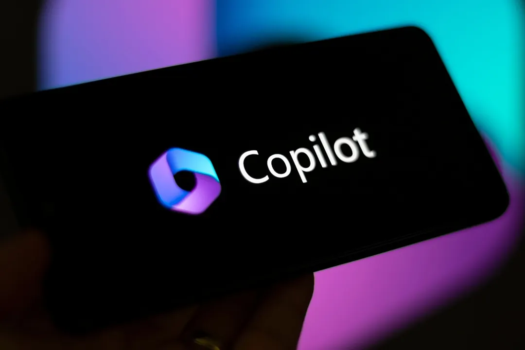 La opción 'Preguntar a Copilot' no consume recursos ni afecta el rendimiento del sistema; simplemente aparece como acceso directo.