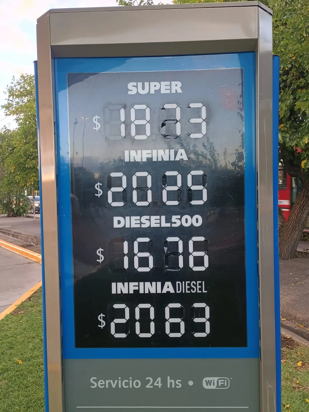 La nafta volvió a subir este viernes