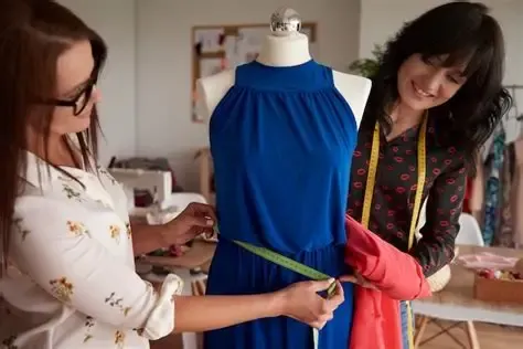 Mujeres que hicieron de la vestimenta una forma de trabajo, creación e intervención cultural.