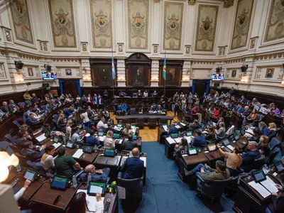 Fuego Cruzado: la interna peronista metió la cola en la sesión de la Legislatura bonaerense con críticas opositoras