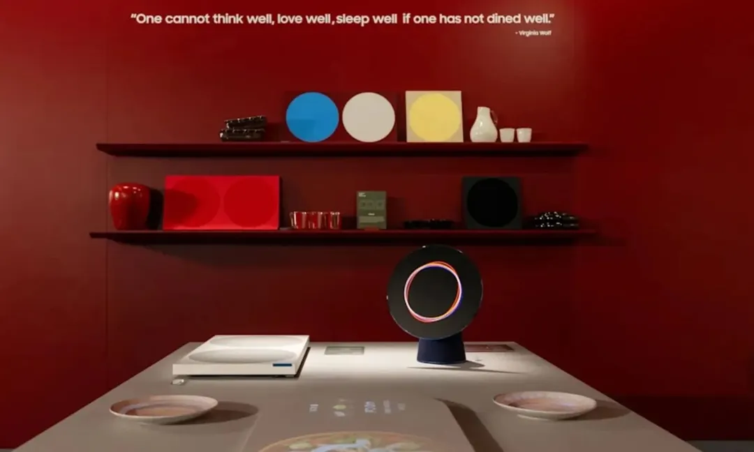 La tecnología de Project Luna permite una rotación fluida para seguir visualmente al usuario en el escritorio.