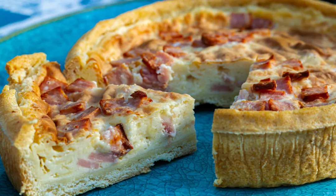 Receta de Quiche Lorraine clásica, una joya francesa que conquista paladares.