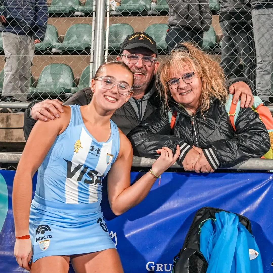 Milagros Alastra debutó con Las Leonas y reafirmó su crecimiento dentro del hockey argentino.