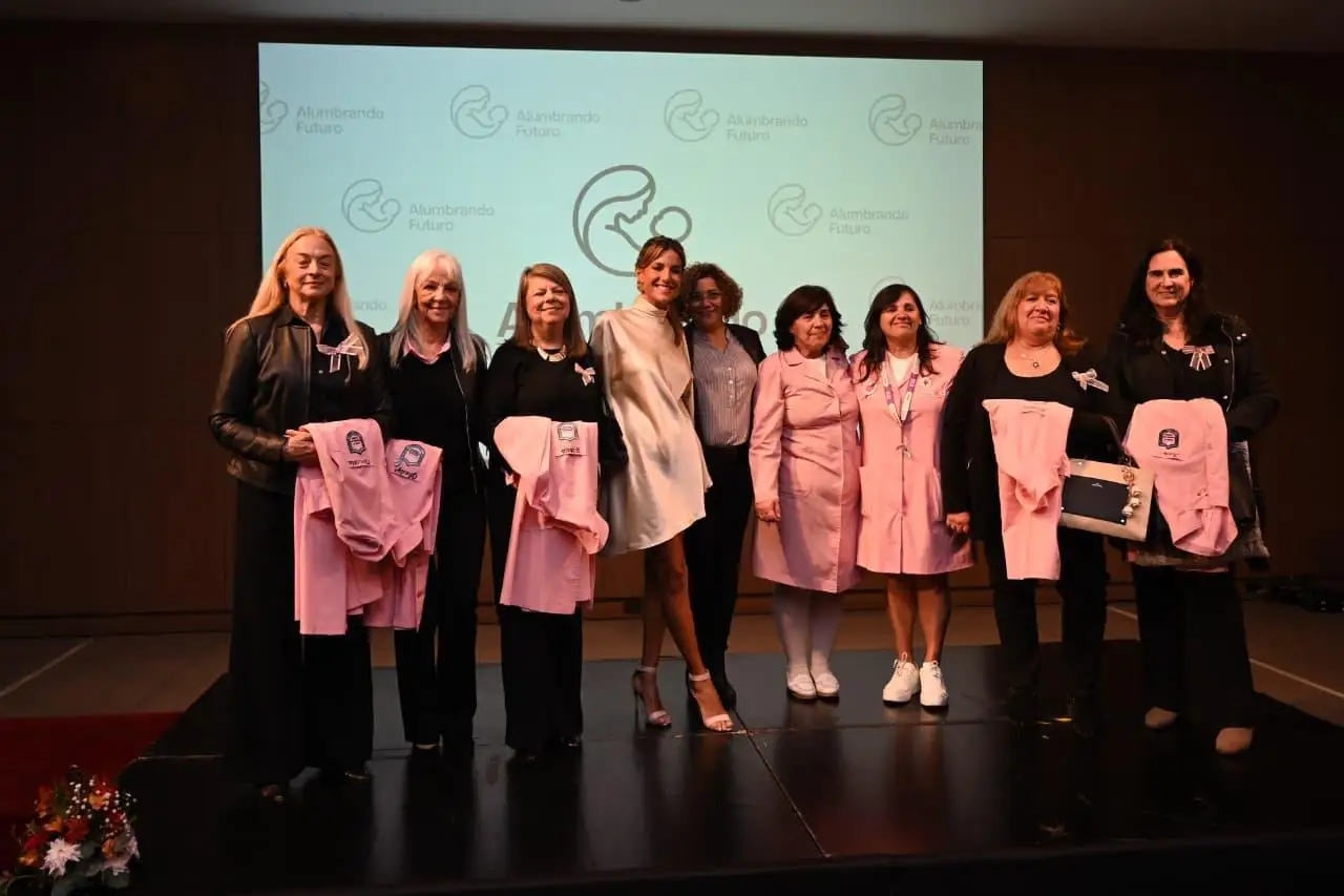 María Belén Ludueña presentó el proyecto "Alumbrando Futuro".