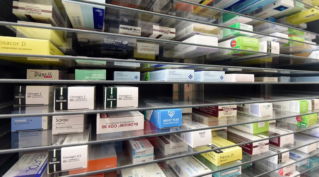 Los jubilados y pensionados con ingresos menores a 1,5 haberes mínimos pueden solicitar medicamentos gratis a PAMI.   