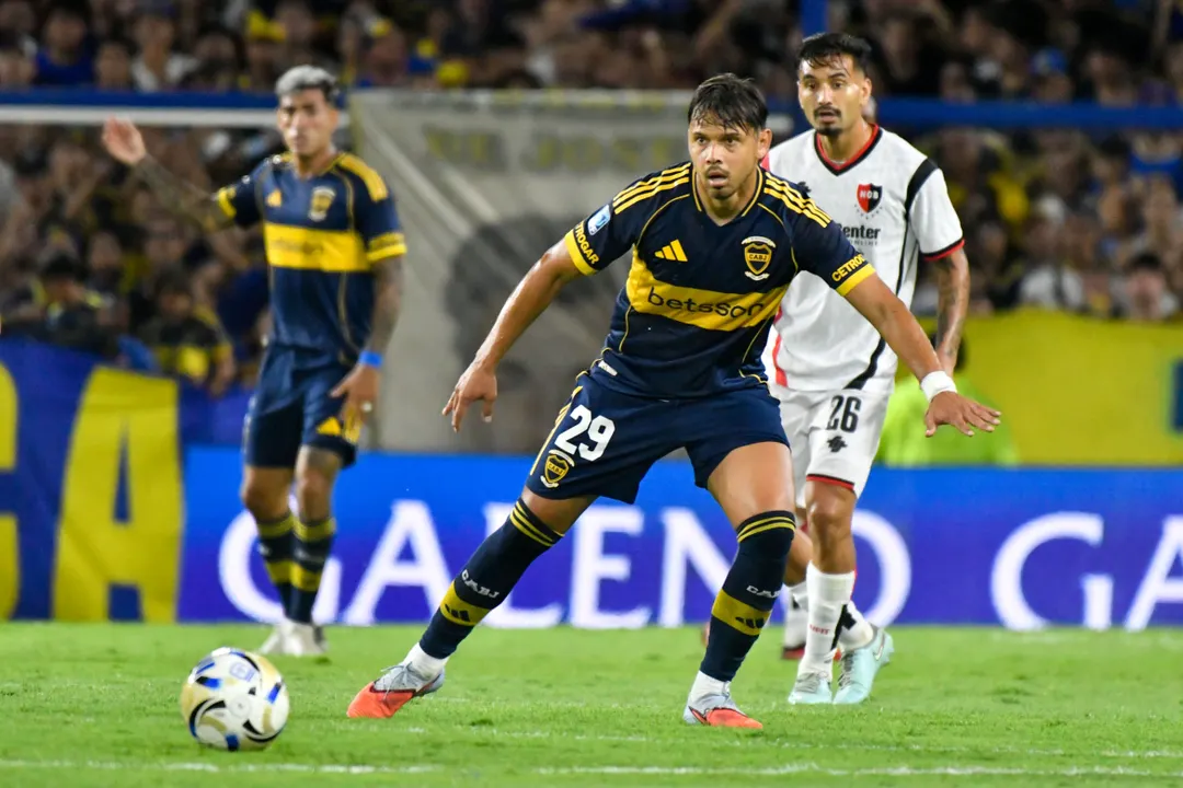 Ángel Romero será titular por primera vez desde su llegada a Boca.