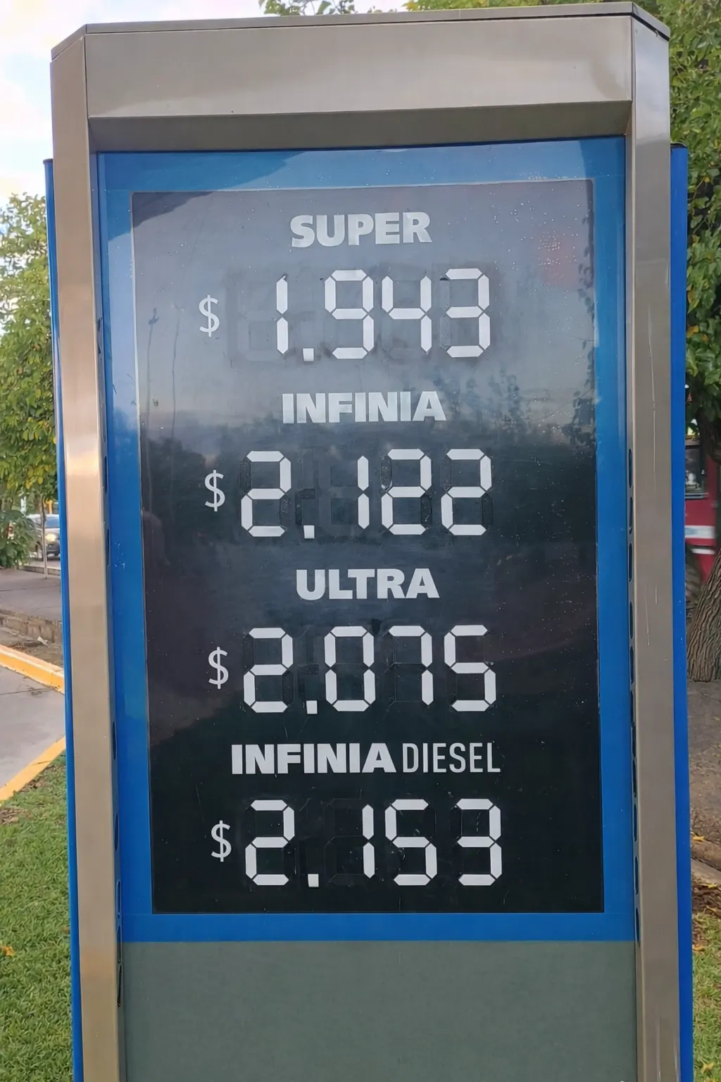La suba del combustible ya se sintió en los surtidores de la provincia, con incrementos que arrancaron en los $20 por litro.