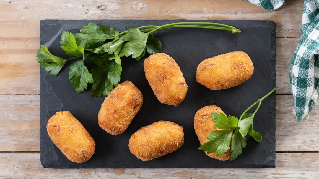 Receta fácil de croquetas de bacalao cremosas