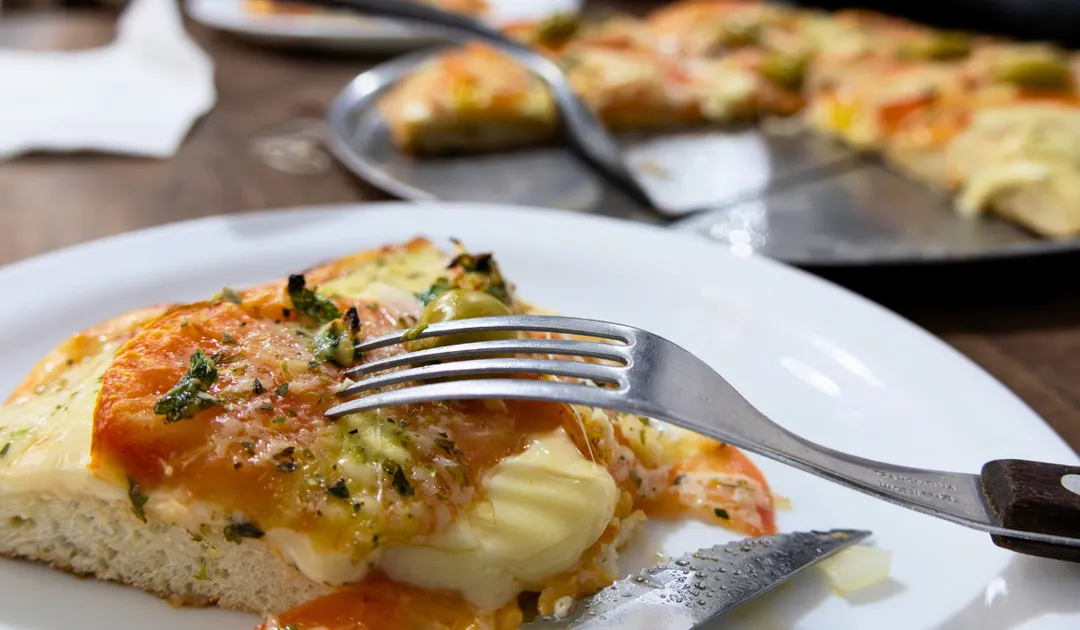 Una receta paso a paso para que hagas la pizza casera más rica.