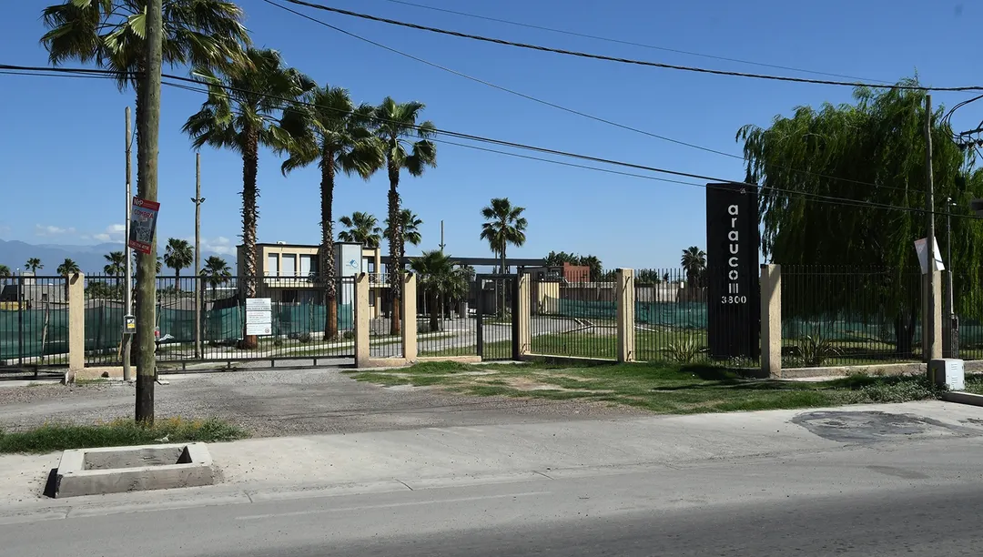 Hay pocas casas en alquiler en los barrios privados porque la mayoría está a la venta. 
