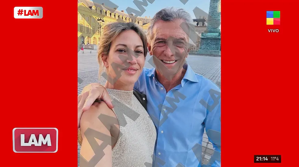Mauricio Macri totalmente enamorado. 