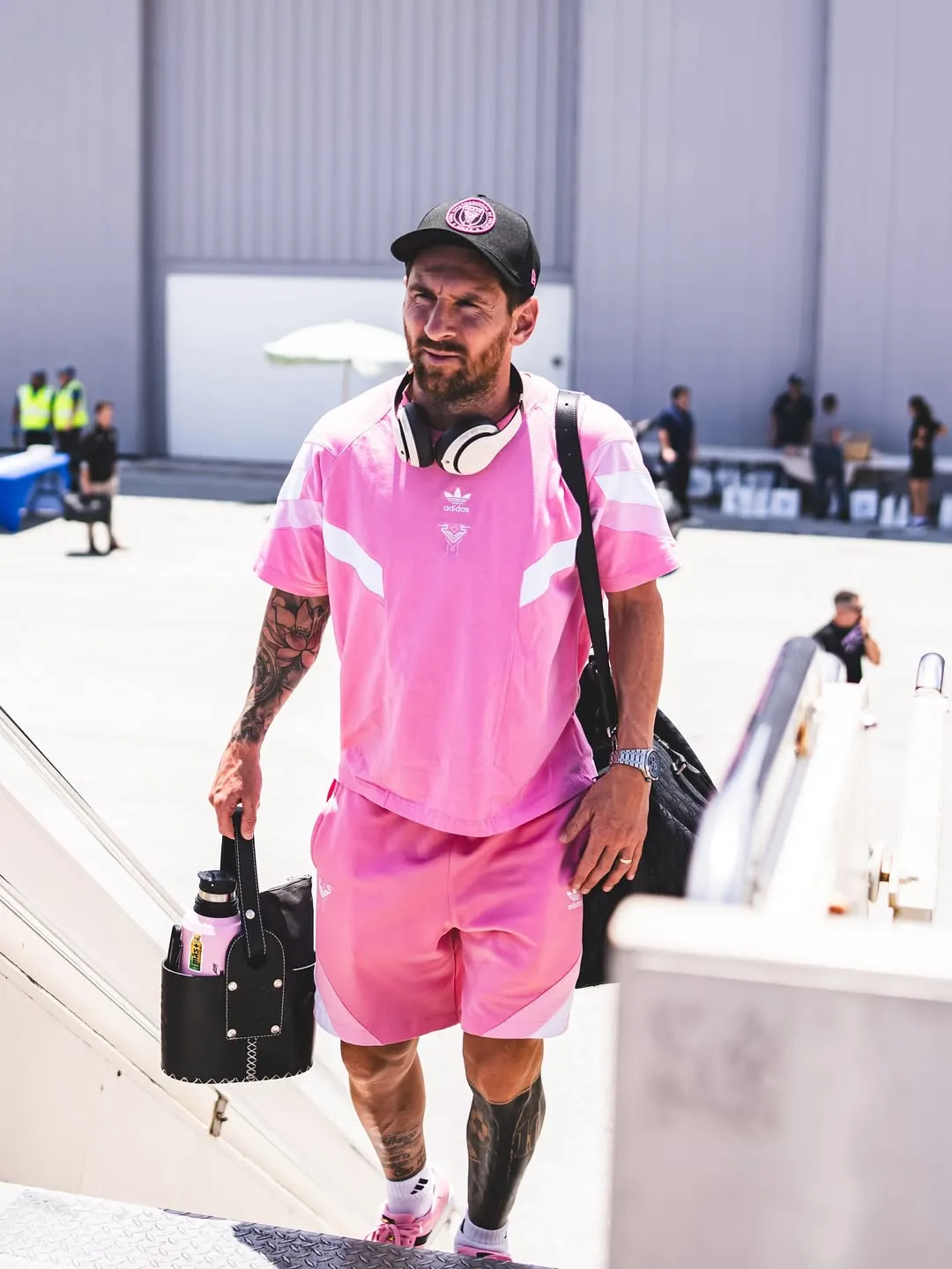 Messi es fan del mate y a donde vaya -por vacaciones o por el fútbol- va con su equipo a cuesta.