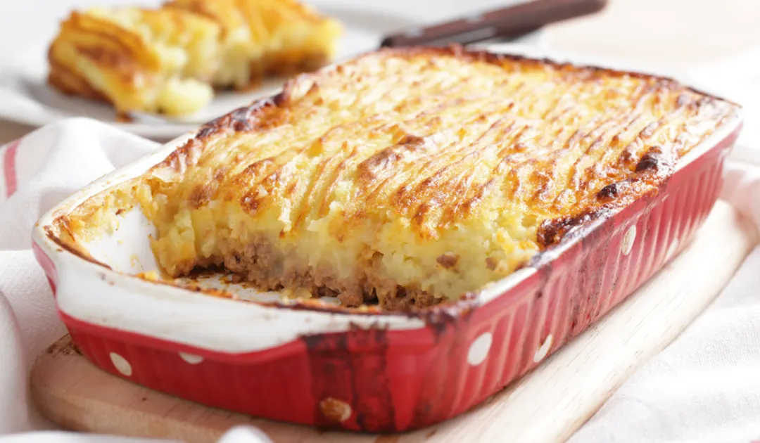 Pasos simples para preparar un pastel de papas irresistible.