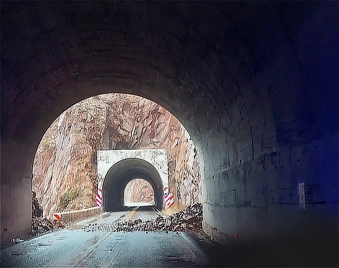 El corte preventivo se mantiene por la inestabilidad en la zona de túneles. Hay desprendimientos desde Polvaredas hasta sectores de alta montaña.