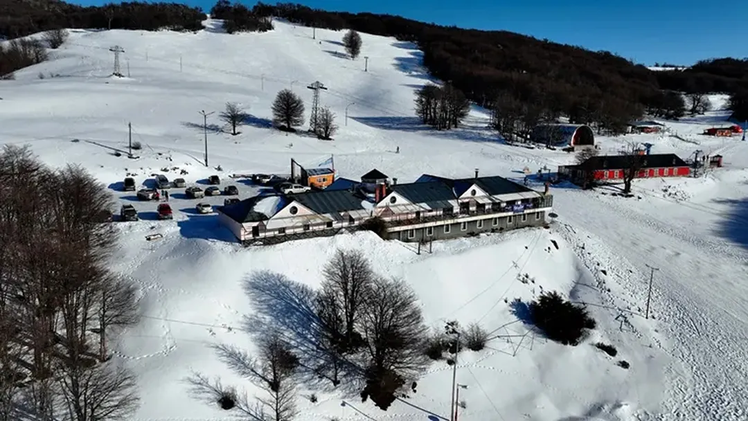 La provincia de Santa Cruz prolongó por tres días las vacaciones de invierno debido a las nevadas y el frío extremo.