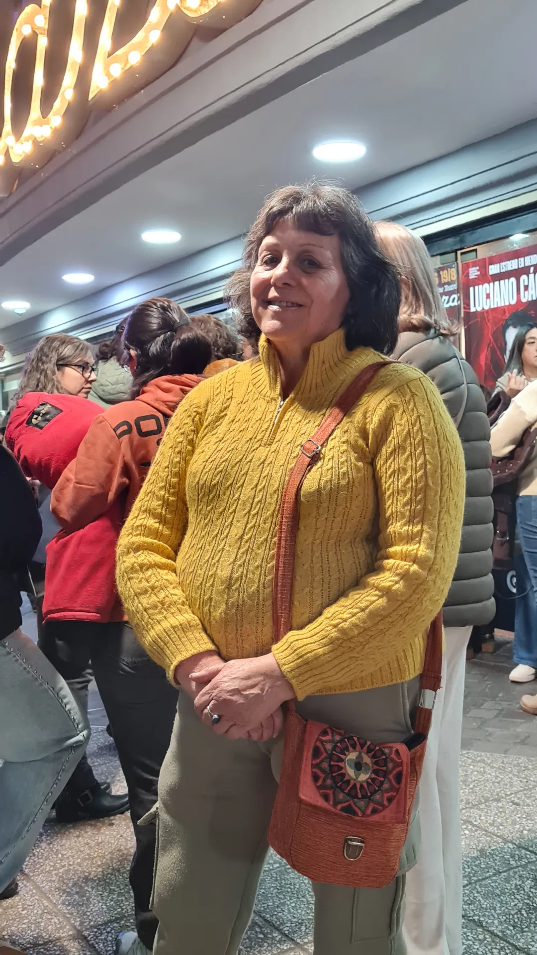 Lilia, conocedora del mundo holístico, seguidora de la médium.