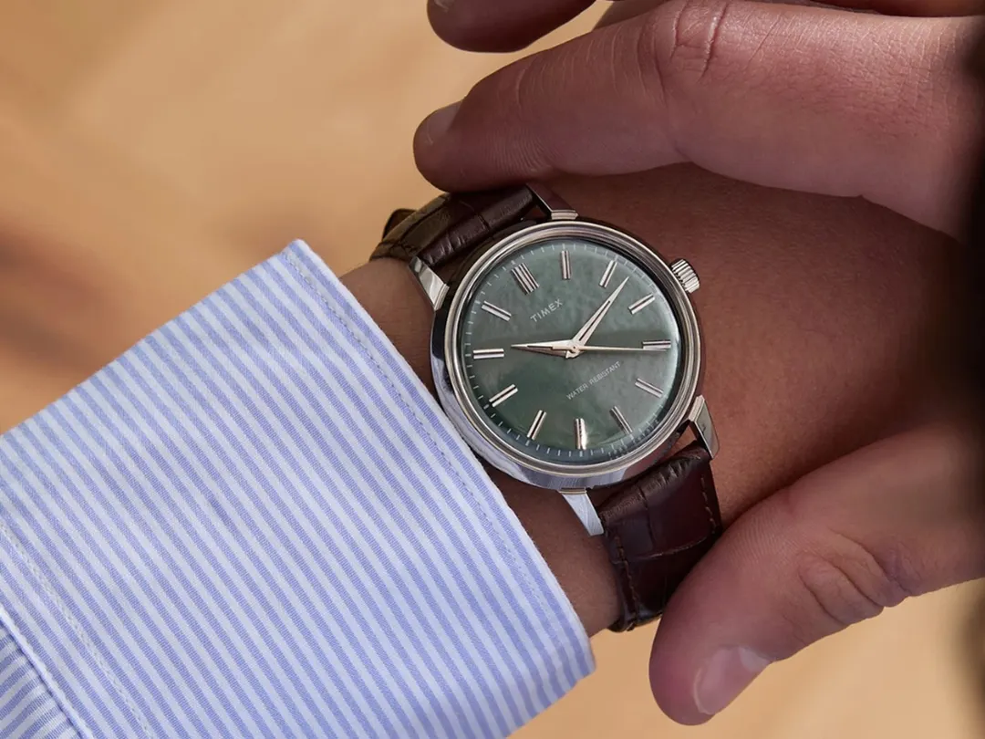 Timex Marlin Automático: elegancia clásica y distinguida que funciona con el movimiento de la muñeca gracias a su calibre mecánico.