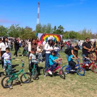 Inédito: entregaron bicicletas a alumnos con asistencia perfecta