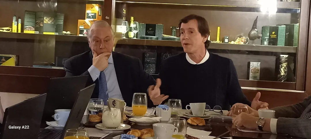 Jorge Sorabilla (izq) y Luciano Galfione, la primera línea de la Fundación ProTejer desnudó la agenda prioritaria del sector textil e indumentaria.
