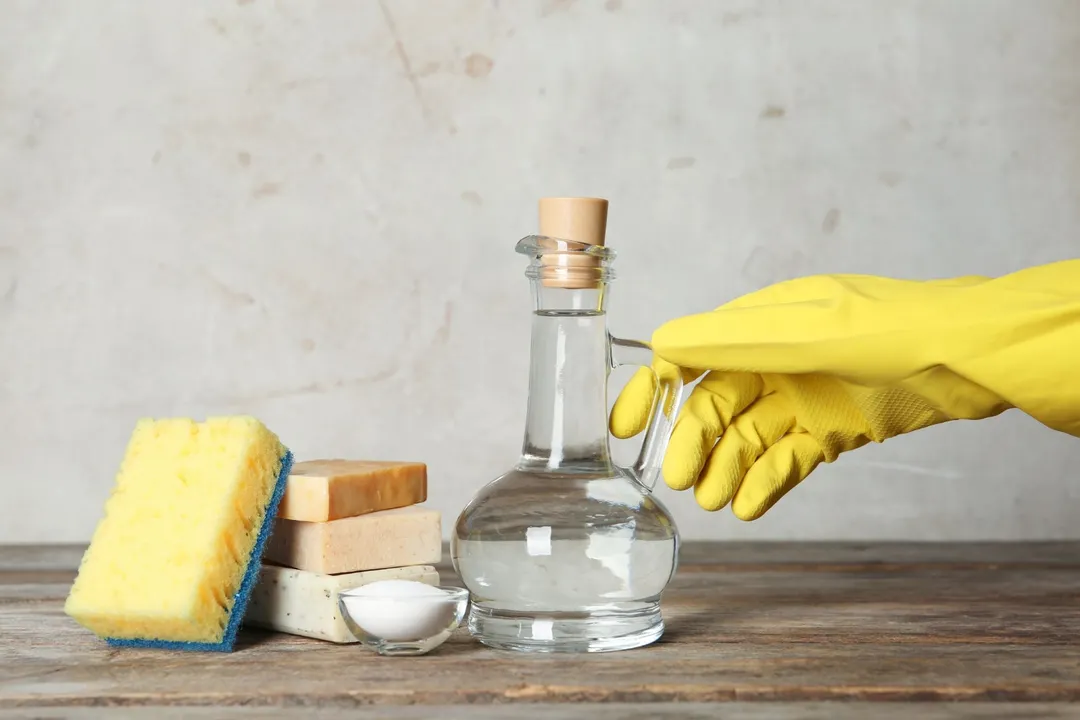 El vinagre ayuda a neutralizar malos olores. Foto: Shutterstock