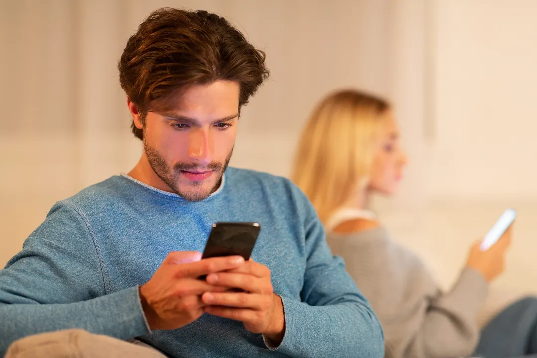 WhatsApp prepara una IA que contestará mensajes.  