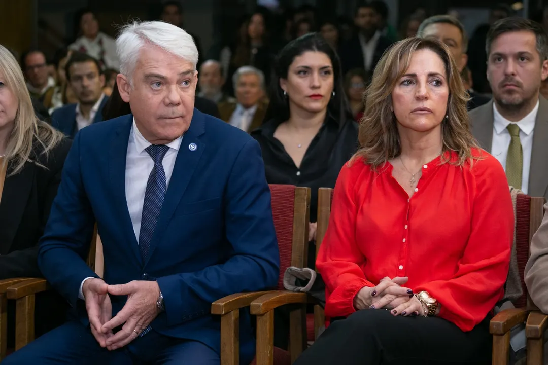 Sergio Molina es el presidente del Colegio de Abogados. En la foto, junto a Jazminka Mihaljevich, vicepresidenta. Foto: Colegio de Abogados y Procuradores 