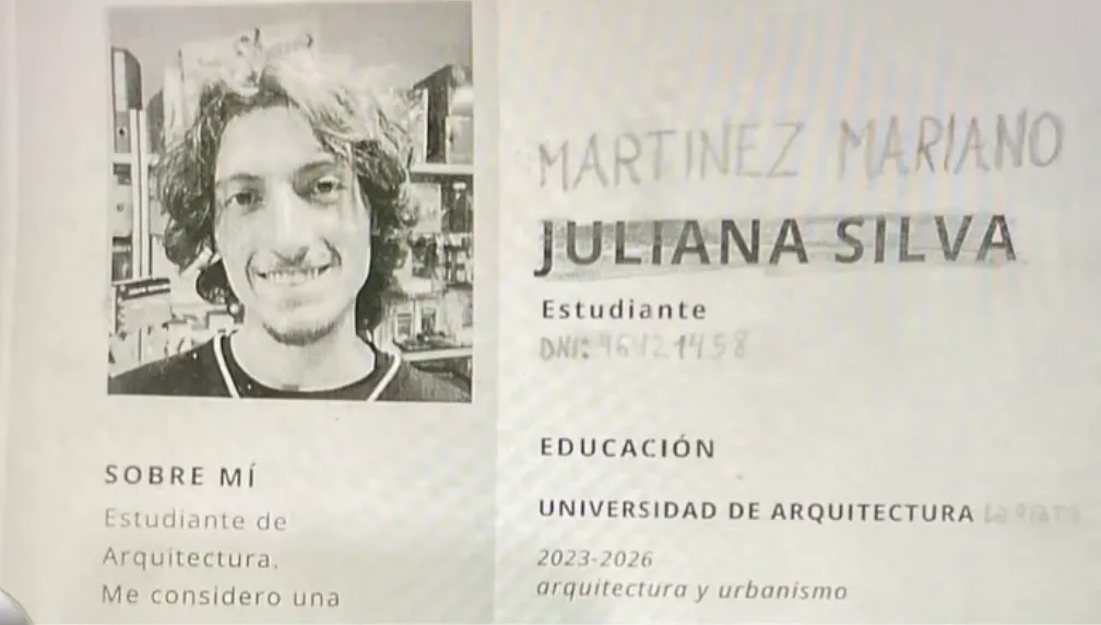 El currículum que habría presentado Mariano Martínez en el local de sushi.