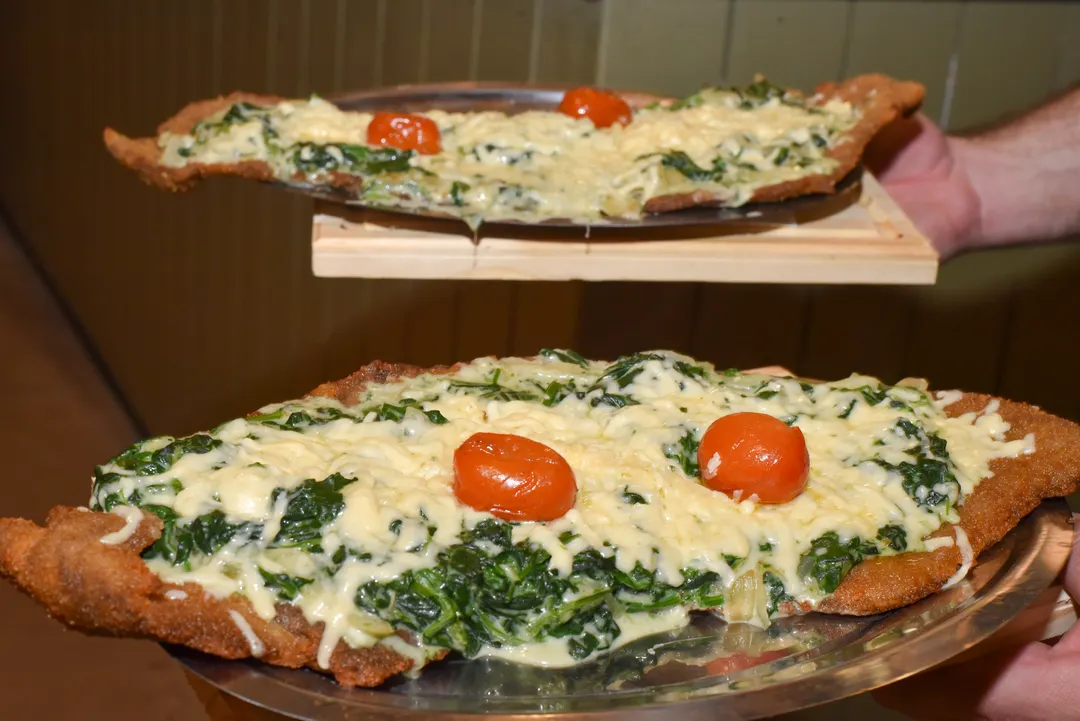 El desafío gastronómico que nadie quiso perderse: las milanesas más grandes de Argentina llegaron a Planta Uno.