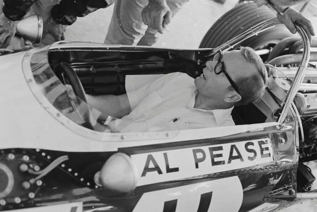Al Pease quedó en la historia de la Fórmula 1 tras recibir una bandera negra en Canadá 1969 por su peligrosísima lentitud en pista.