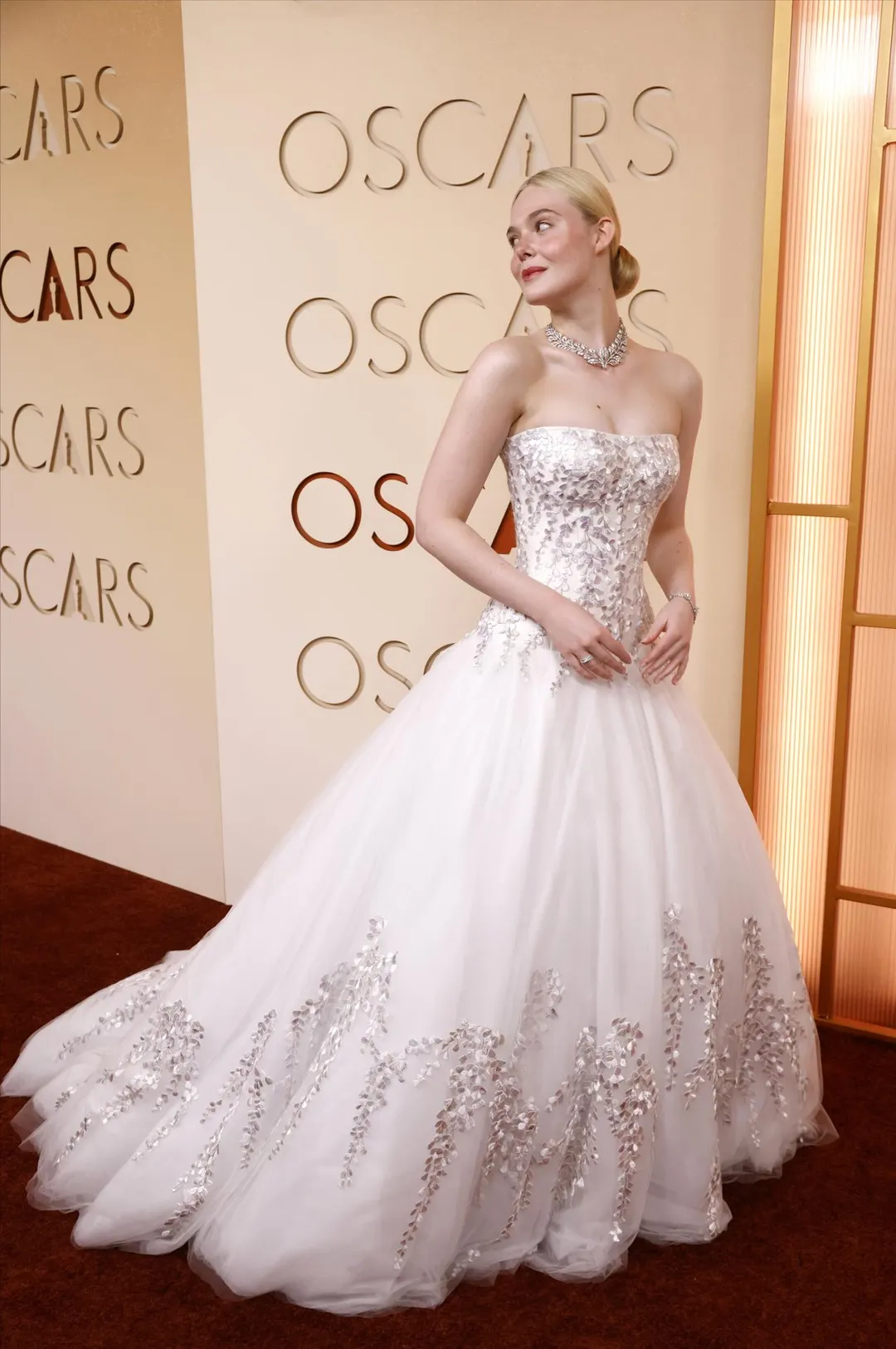 Elle Fanning.