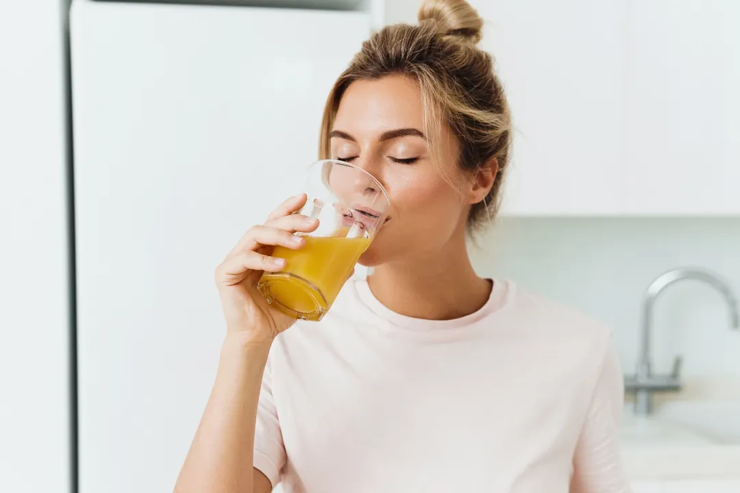 La bebida que no puede faltar en la alimentación de la mujer Foto: Shutterstock