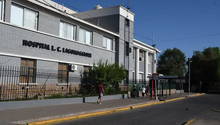 Uno de los presidiarios fue internado y permanece en el Hospital Lagomaggiore.