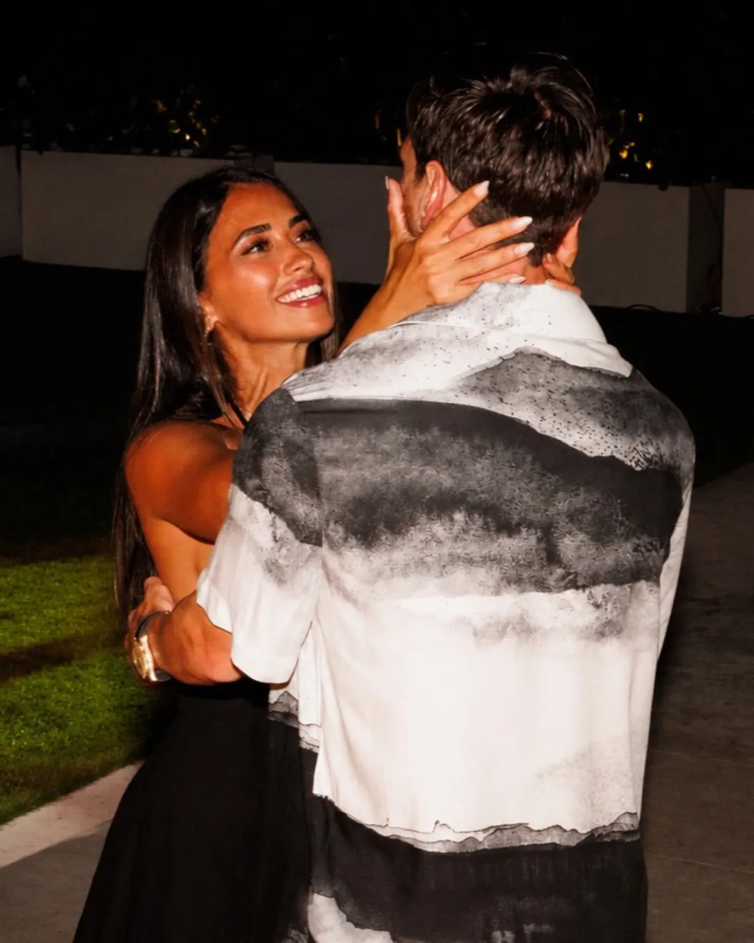 La modelo compartió postales inéditas que recorren su historia de amor con el diez.