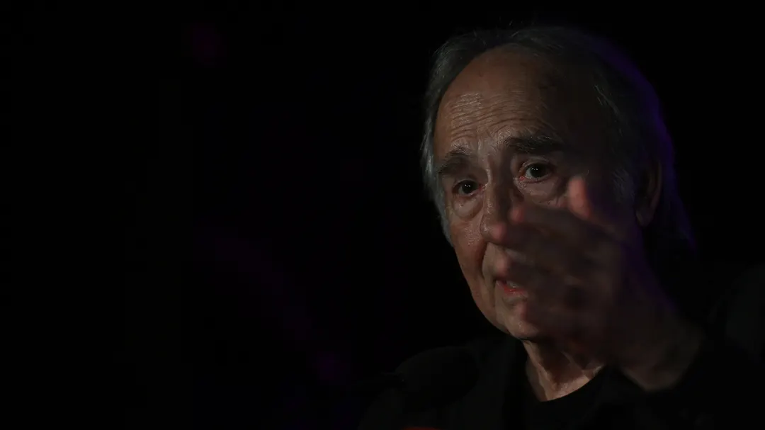 El avance de la ultraderecha fue uno de los temas que abordó Joan Manuel Serrat en su conferencia de prensa en Mendoza.