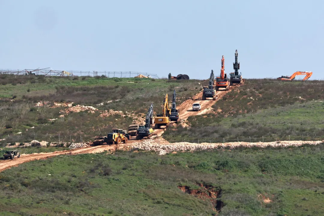 Israel delimitó una zona de seguridad para evitar que los ciudadanos desplazados regresen a sus hogares mientras busca detener a Hezbolá.