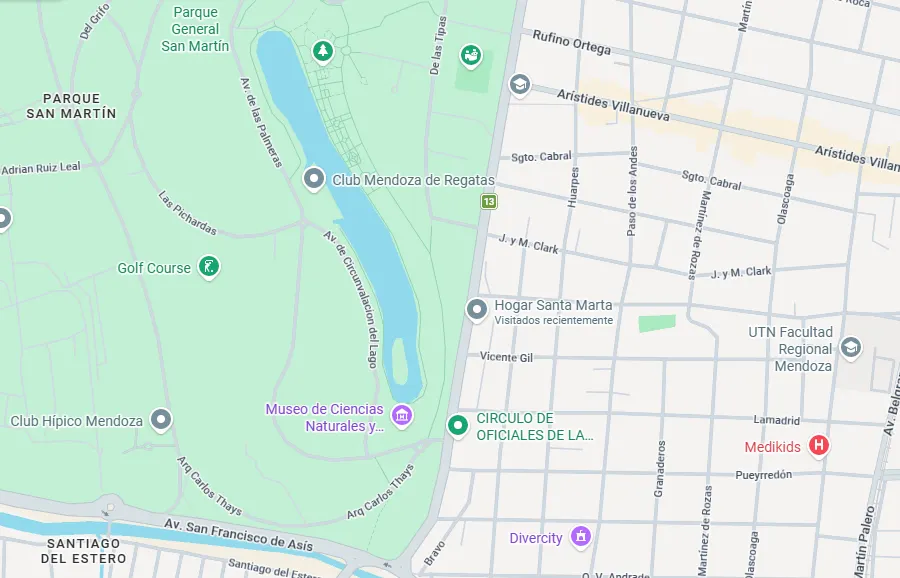 El hogar Santa Marta está ubicado en un lugar privilegiado frente al Parque San Martín sobre calle Boulogne Sur Mer. A metros, el Círculo Policial. 